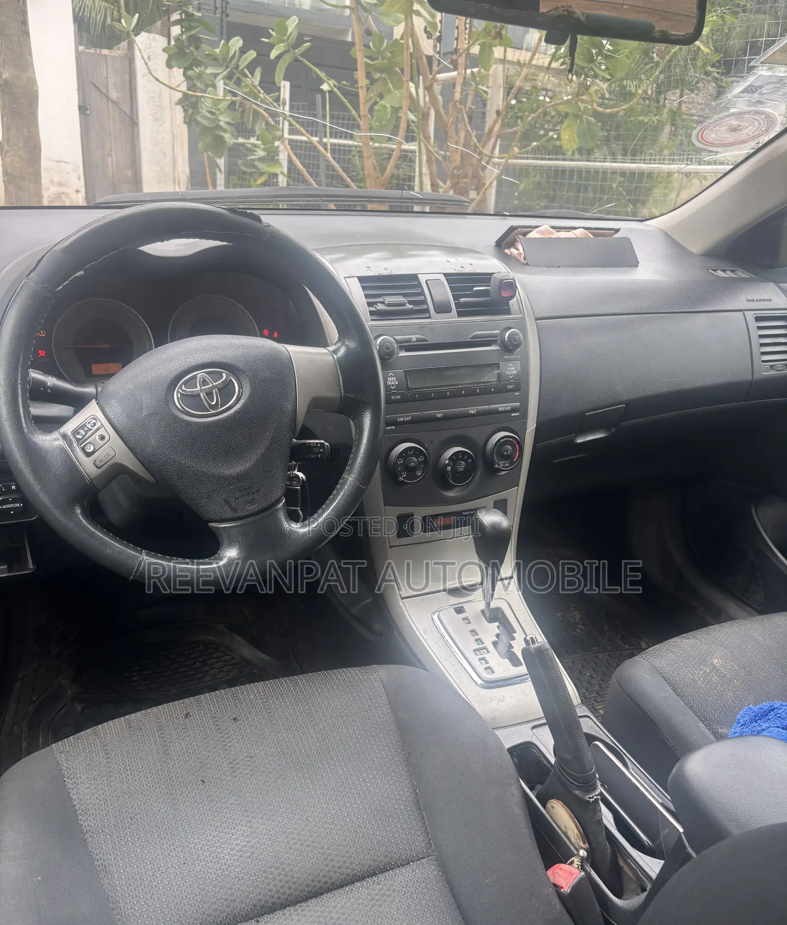 Toyota Corolla 2010 Silver
