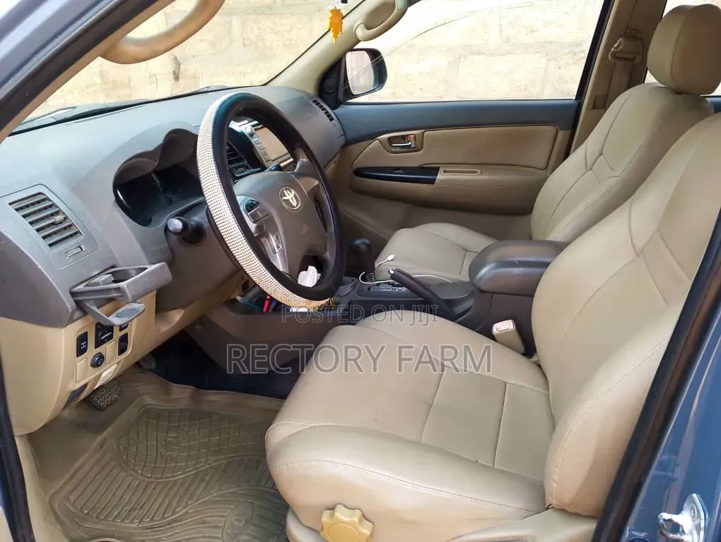 Toyota Fortuner 2012 Gray