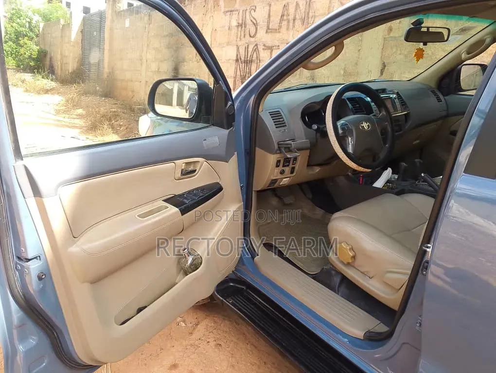 Toyota Fortuner 2012 Gray