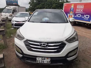 Hyundai Santa Fe SE AWD 2016 White