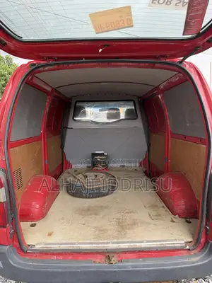 Toyota HiAce 2006 Red
