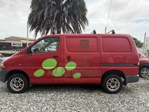 Toyota HiAce 2006 Red