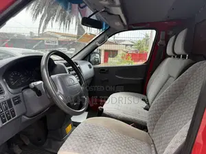 Toyota HiAce 2006 Red