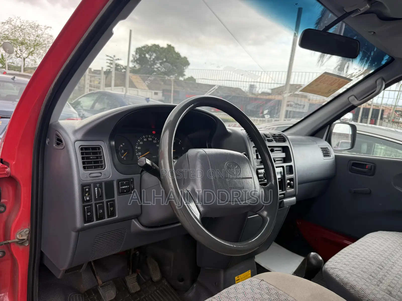 Toyota HiAce 2006 Red