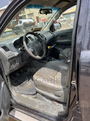 Toyota Hilux 2012 Gray