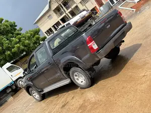 Toyota Hilux 2012 Gray