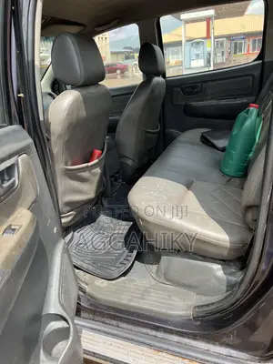 Toyota Hilux 2012 Gray