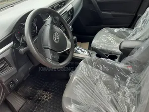 Toyota Corolla LE 4dr Sedan (1.8L 4cyl CVT) 2016 Silver
