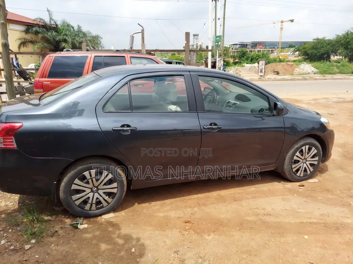 Toyota Yaris 2010 Black