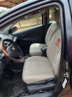 Toyota Yaris 2010 Black
