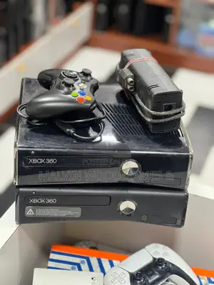 Xbox 360 Slim With 15 Games