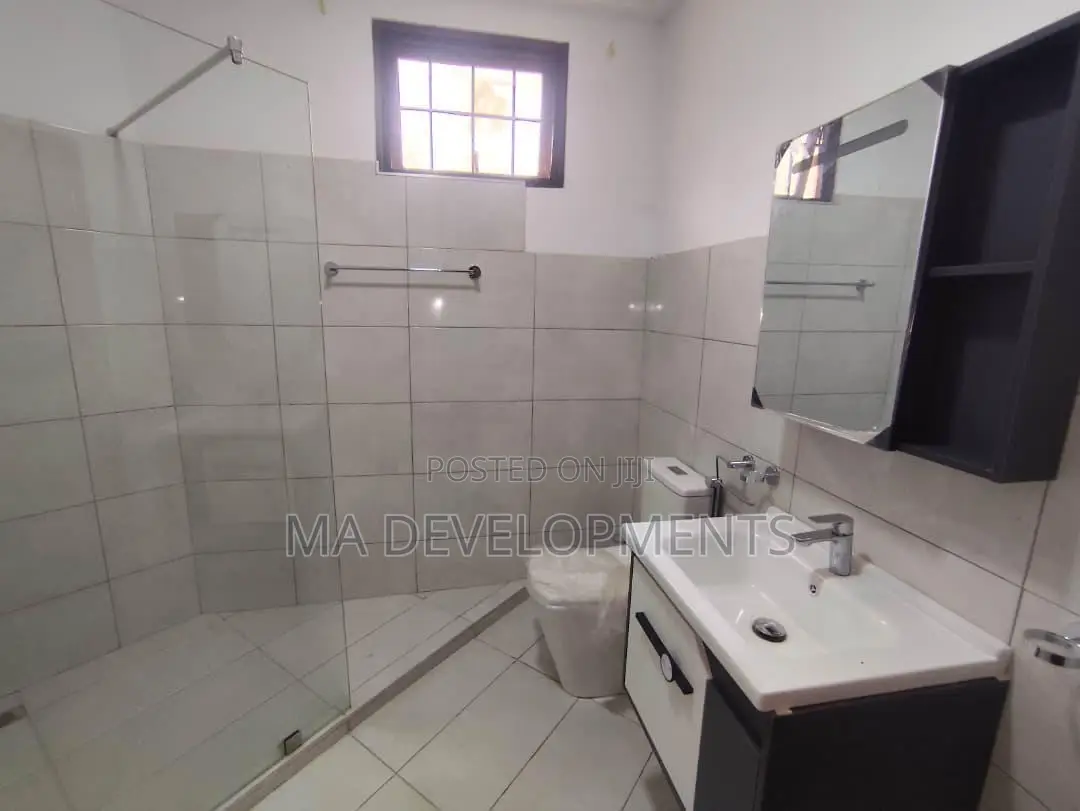 15bdrm House in Madev Realty, Roman Ridge for rent