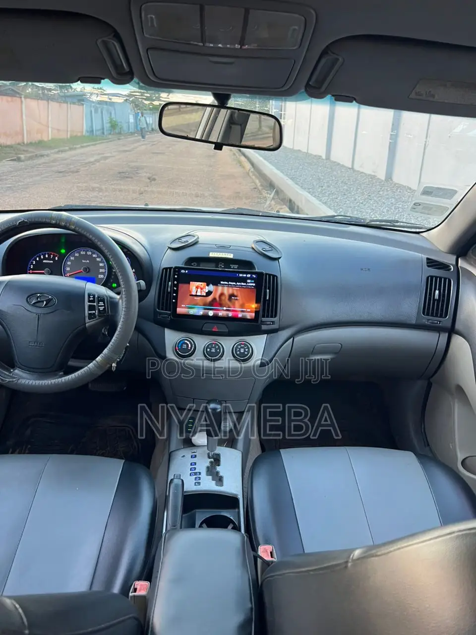 Hyundai Elantra 2009 White