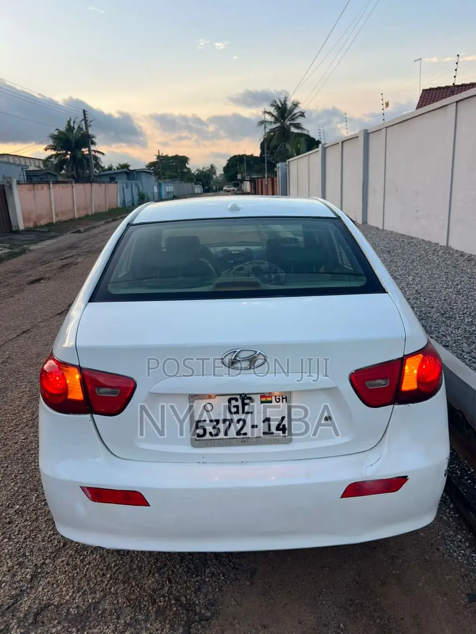 Hyundai Elantra 2009 White