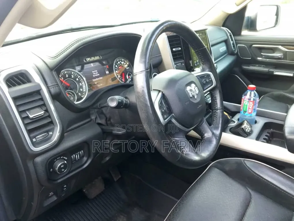 RAM 1500 2020 Burgundy
