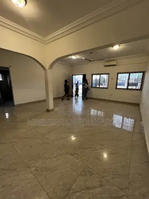 3bdrm House in Lakeside, Ashaley Botwe for rent