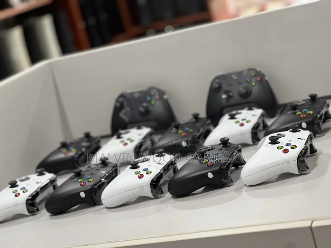 Xbox One S Controllers
