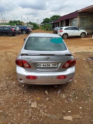 Toyota Corolla 2010 Silver