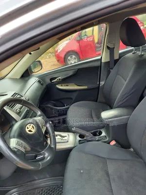 Toyota Corolla 2010 Silver