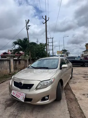 Toyota Corolla LE 4dr Sedan (1.8L 4 cyl 4A) 2009 Gold