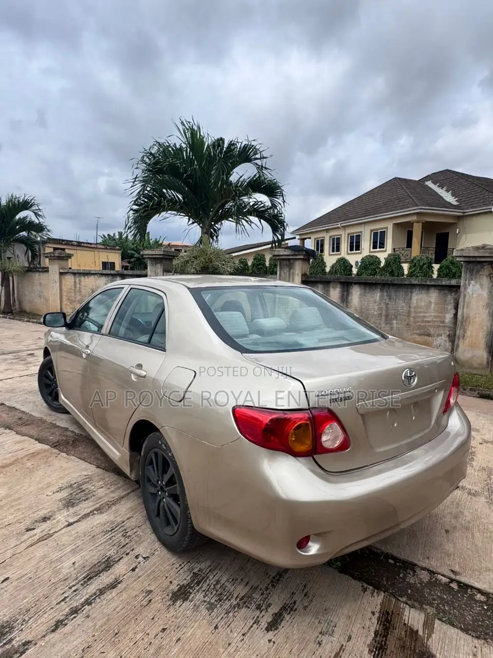 Toyota Corolla LE 4dr Sedan (1.8L 4 cyl 4A) 2009 Gold