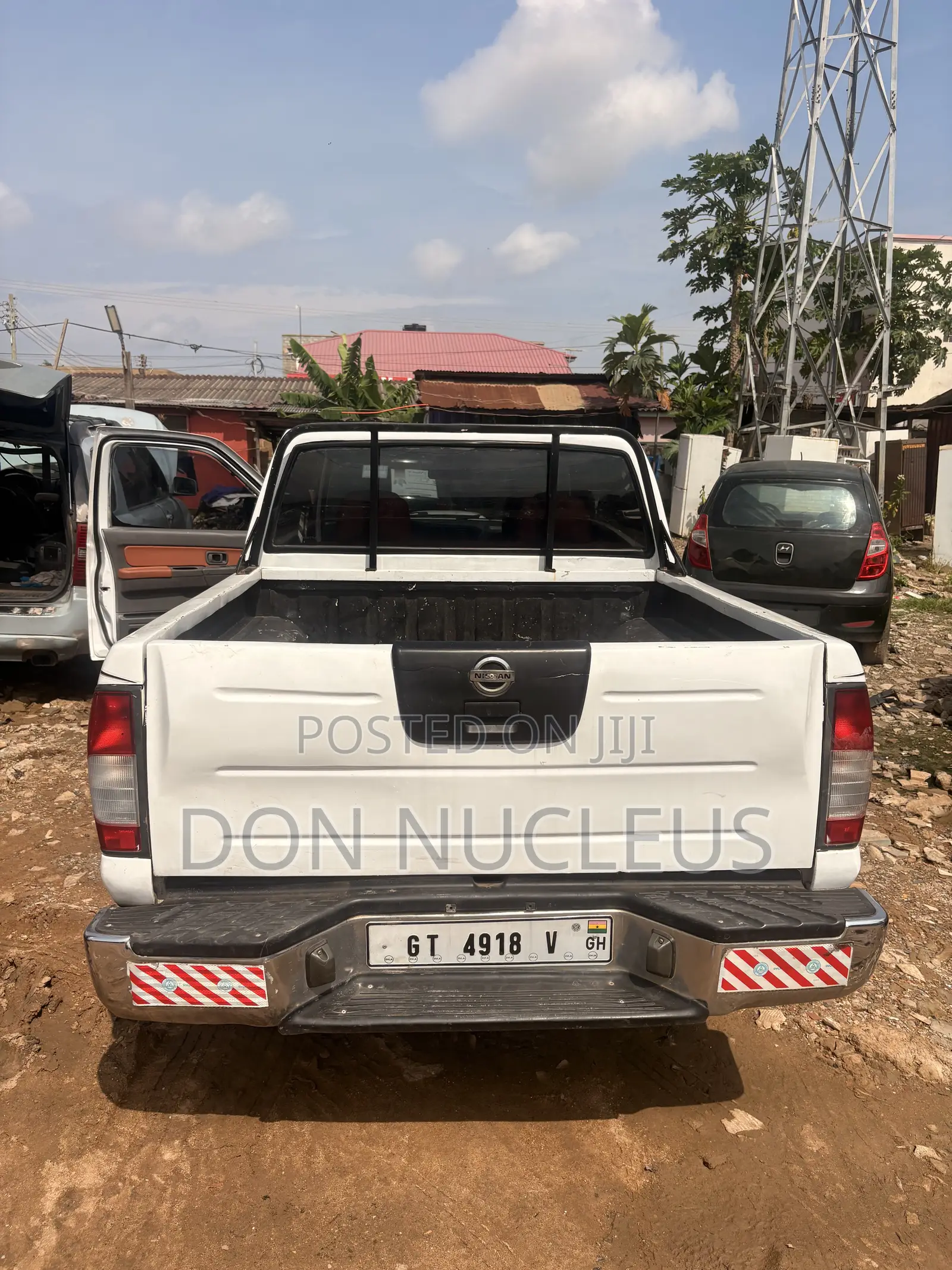 Nissan Hardbody 2007 White