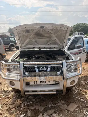 Nissan Hardbody 2007 White