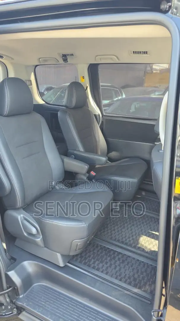 Toyota Voxy 2013 Black