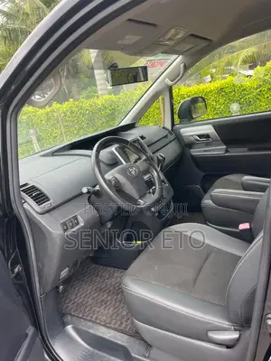Toyota Voxy 2013 Black