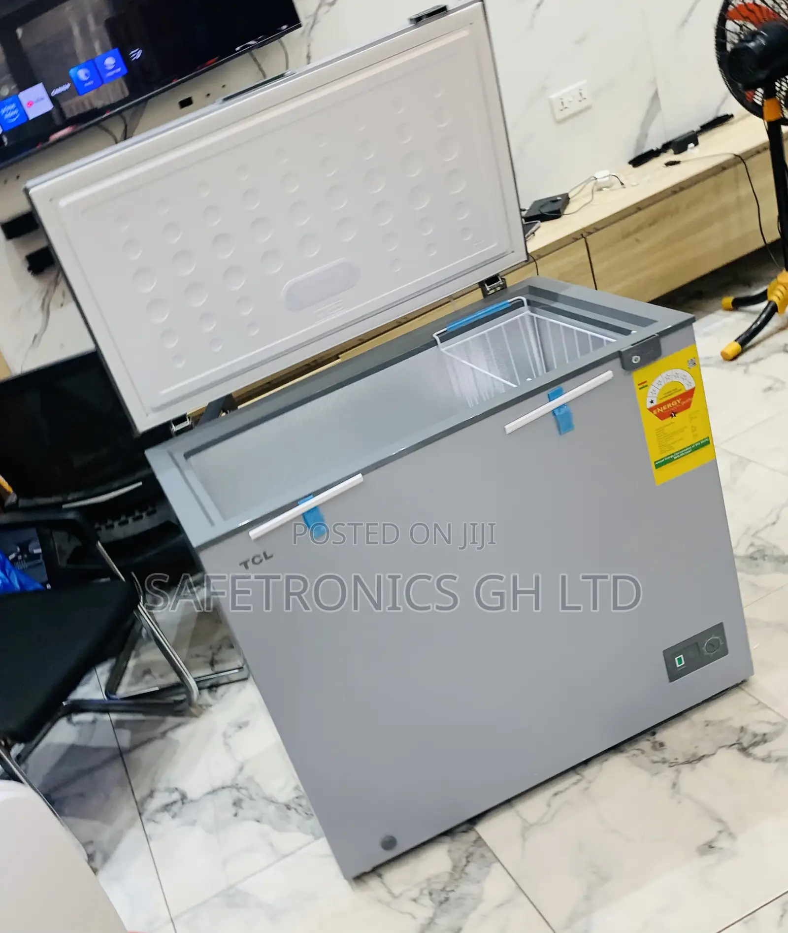 Ultra Sleek TCL 200l Chest Freezer Single Door F257cfsl