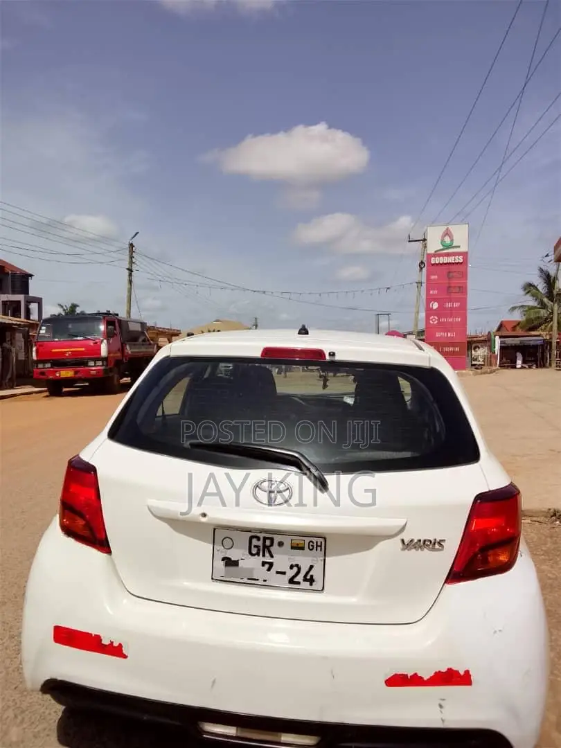 Toyota Yaris L Hatchback 5dr 2016 White