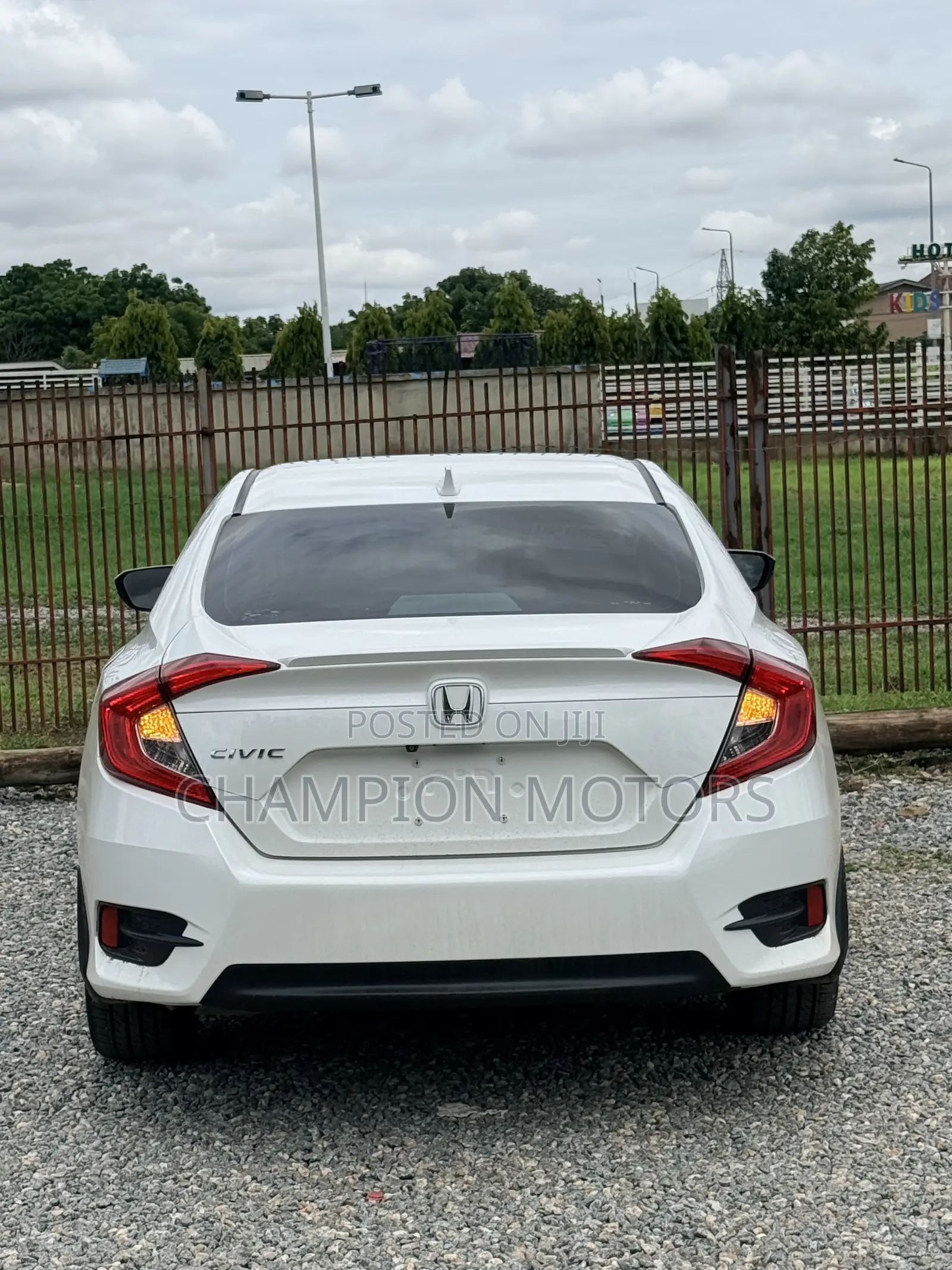 Honda Civic EX-L 4dr Sedan (1.5L 4cyl) 2017 White