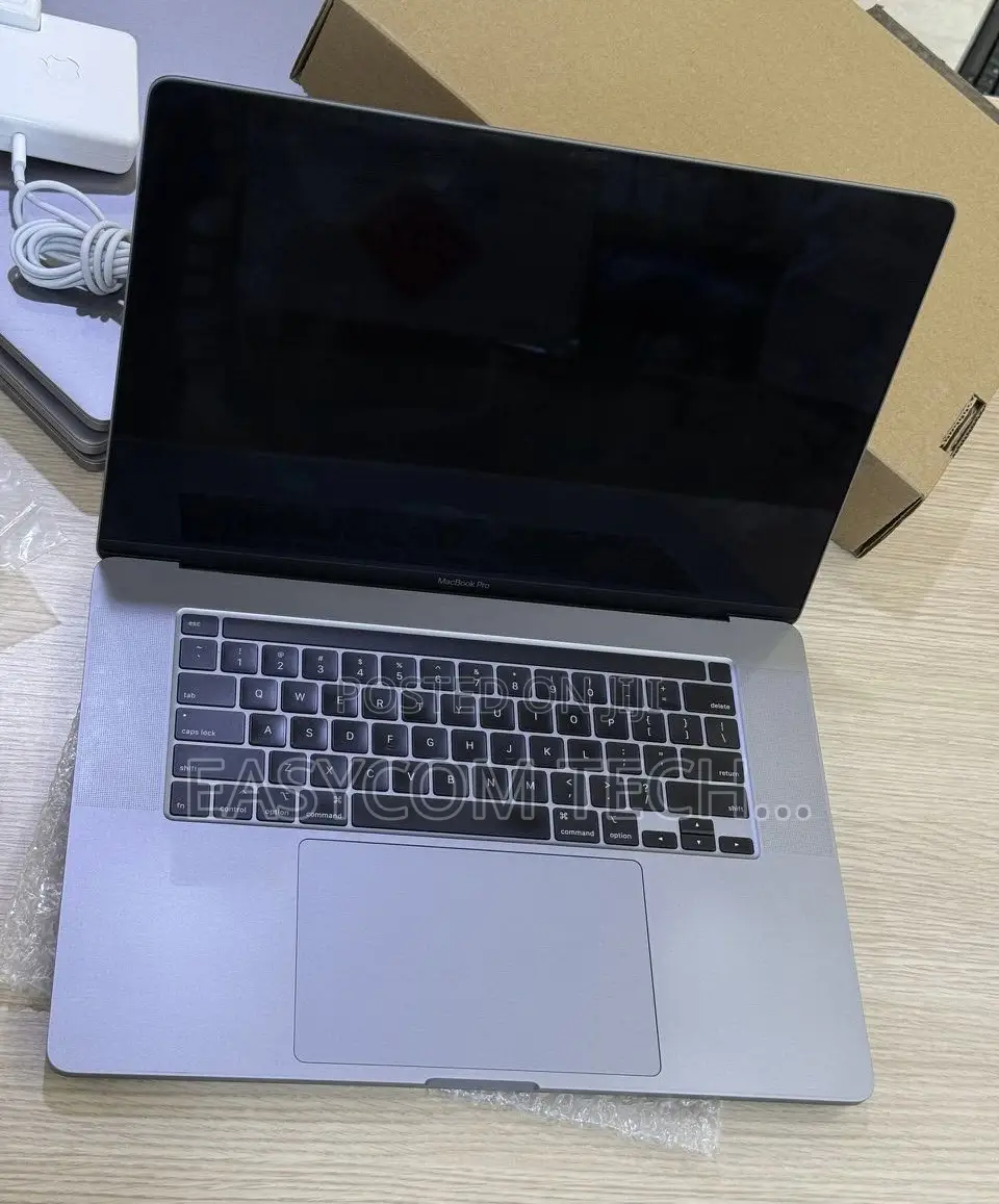 Laptop Apple MacBook Pro 2018 32GB Intel Core i7 SSD 512GB
