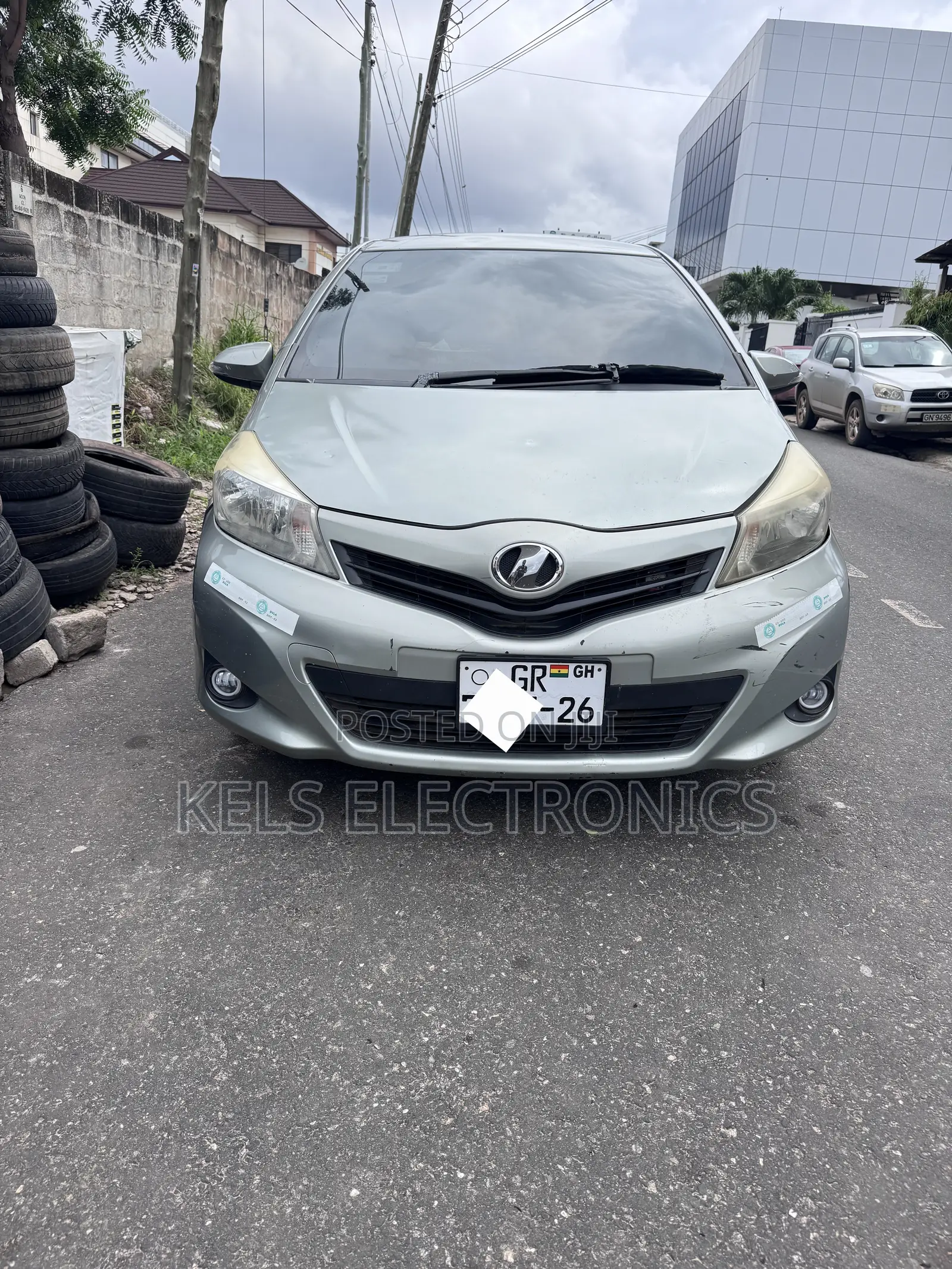 Toyota Vitz 1.3 AWD 5dr 2013 Silver