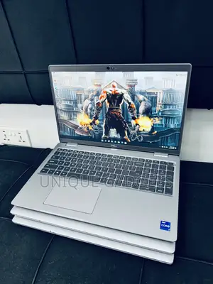Laptop Dell Precision 3561 16GB Intel Core i7 SSD 256GB