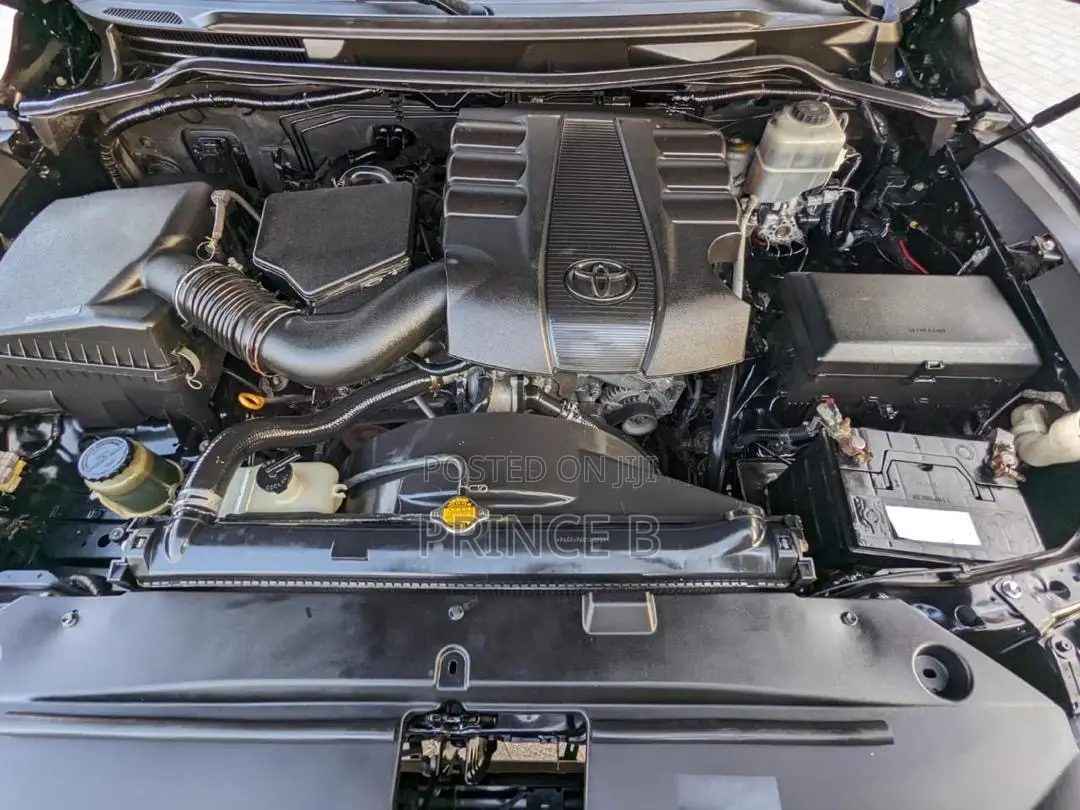 Toyota Land Cruiser 4.0 V6 GX-R 2015 Black