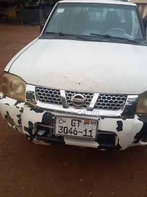 Nissan Hardbody 2011 White