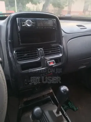 Nissan Hardbody 2011 White