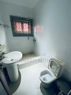 6bdrm Duplex in Bernard Agency, Amasaman for rent