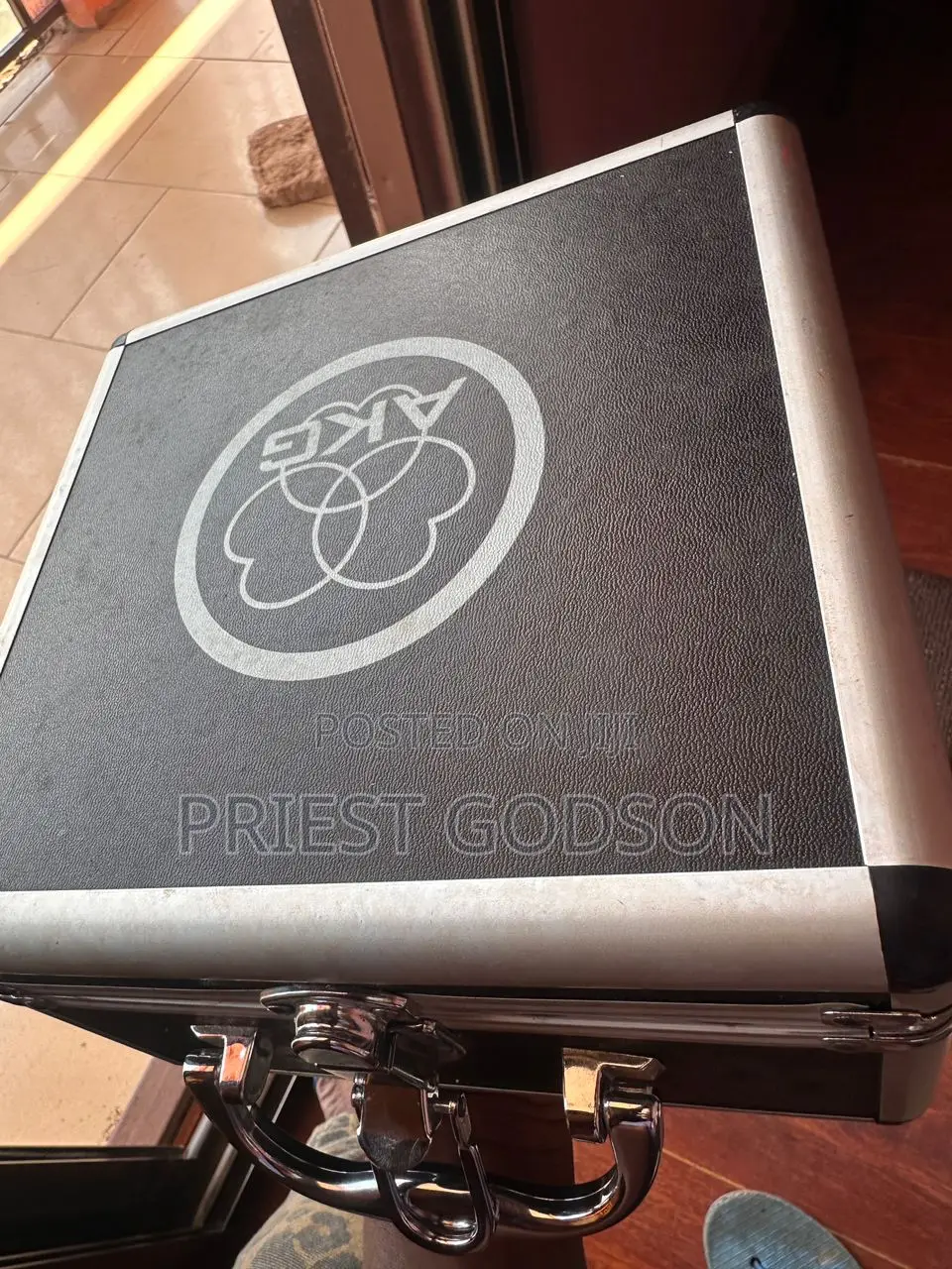 Akg Perception 220