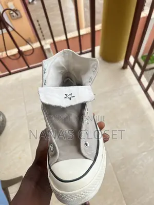 Thrift Converse Chuck 70 High
