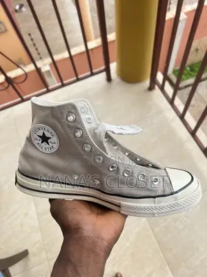 Thrift Converse Chuck 70 High