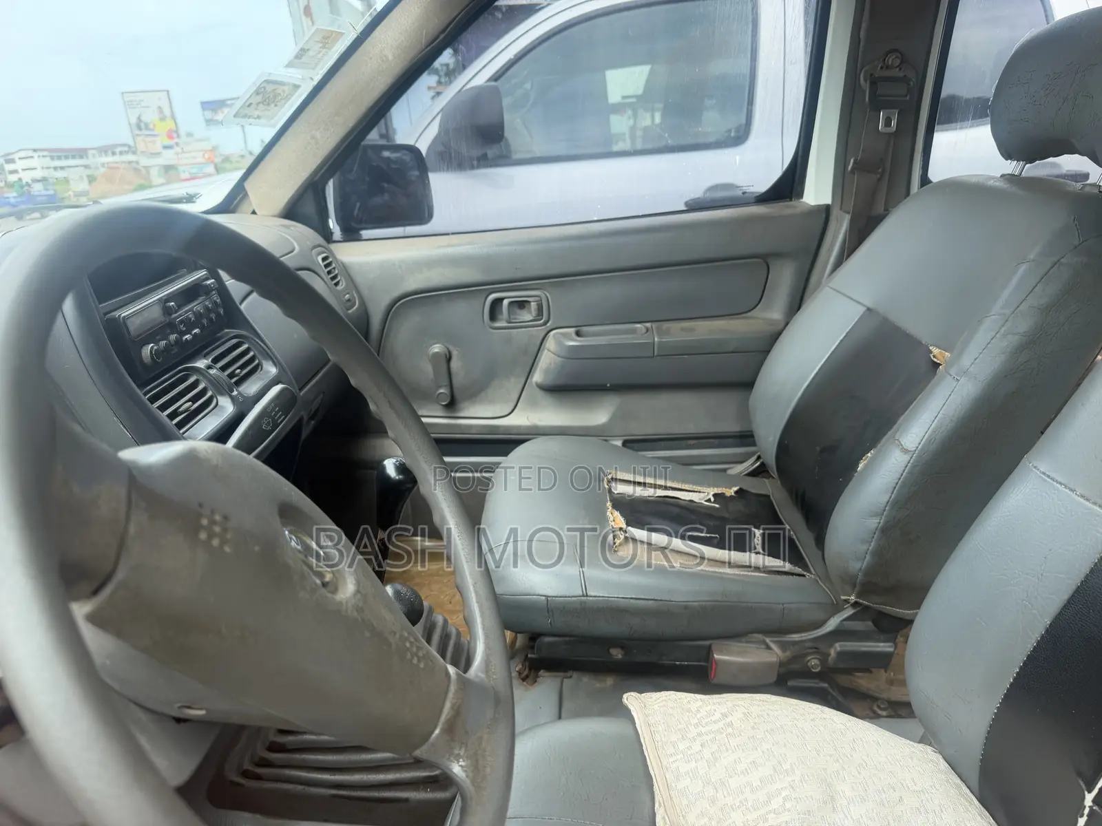 Nissan Hardbody 2009 White