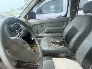 Nissan Hardbody 2009 White