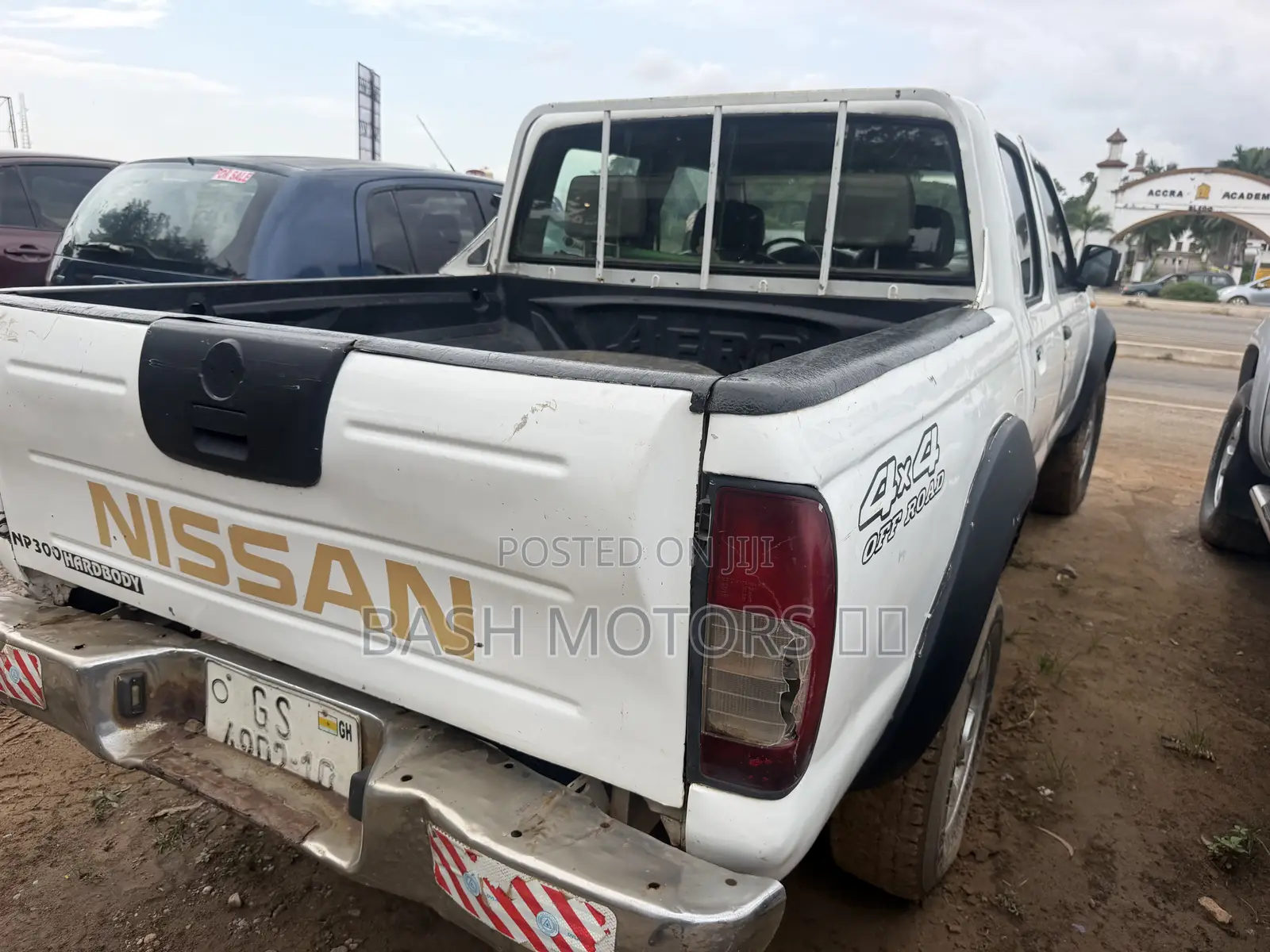 Nissan Hardbody 2009 White