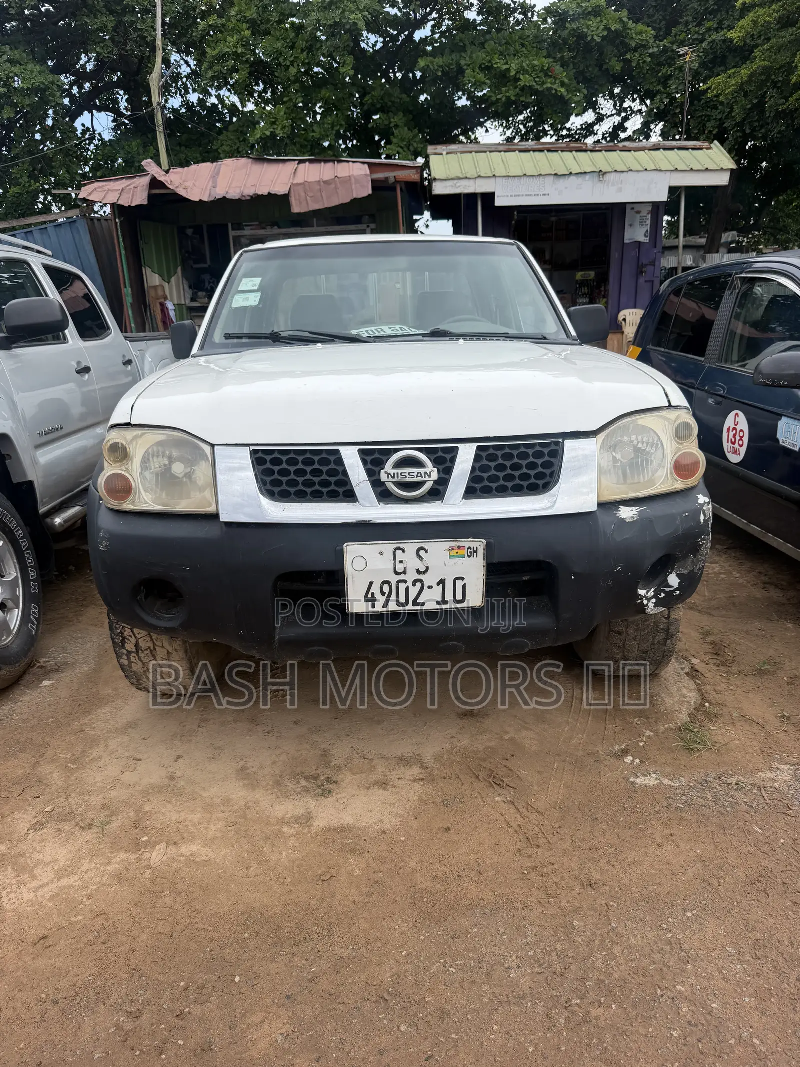 Nissan Hardbody 2009 White