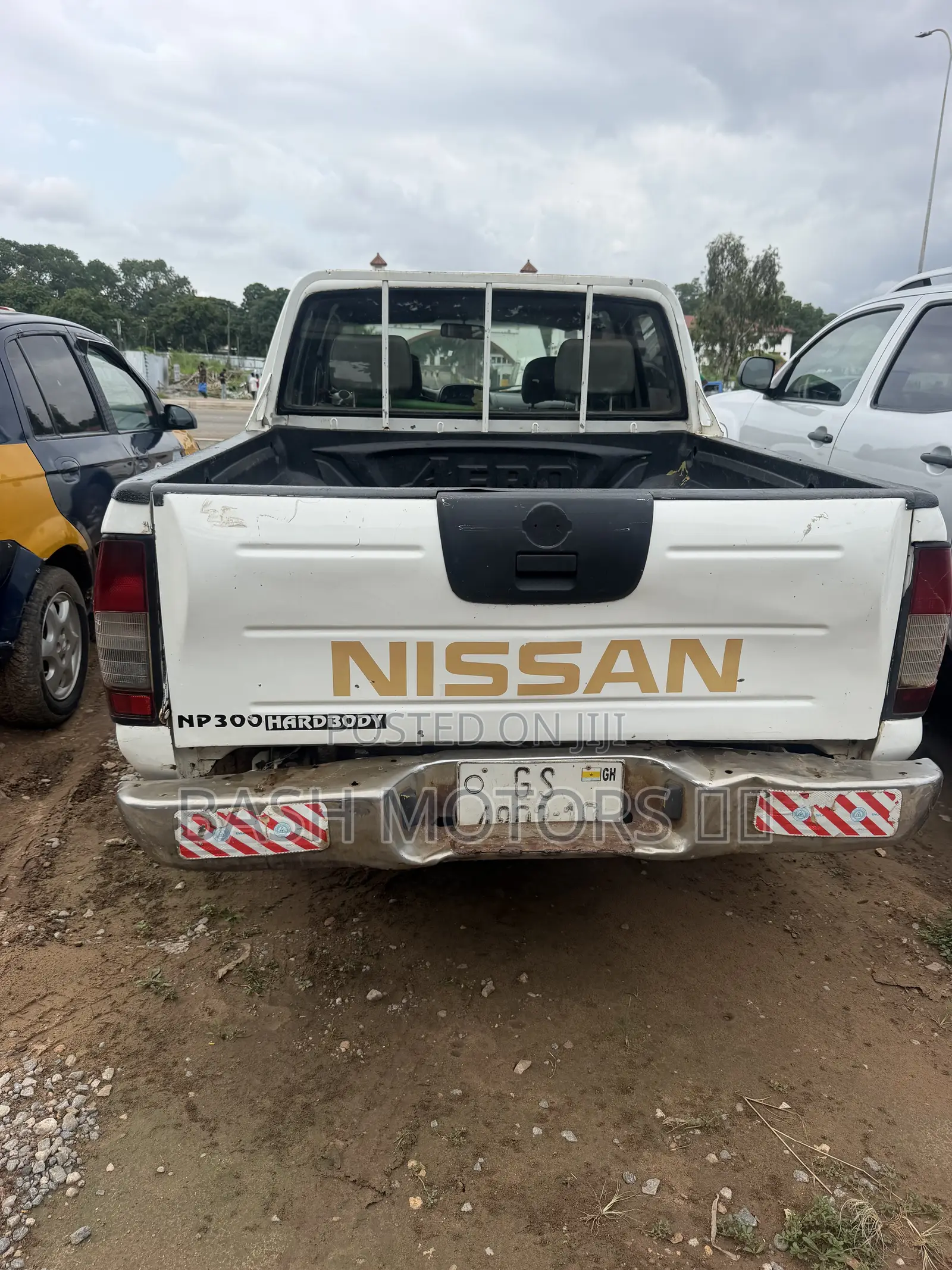 Nissan Hardbody 2009 White
