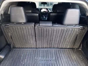 Toyota Highlander 2024 Blue