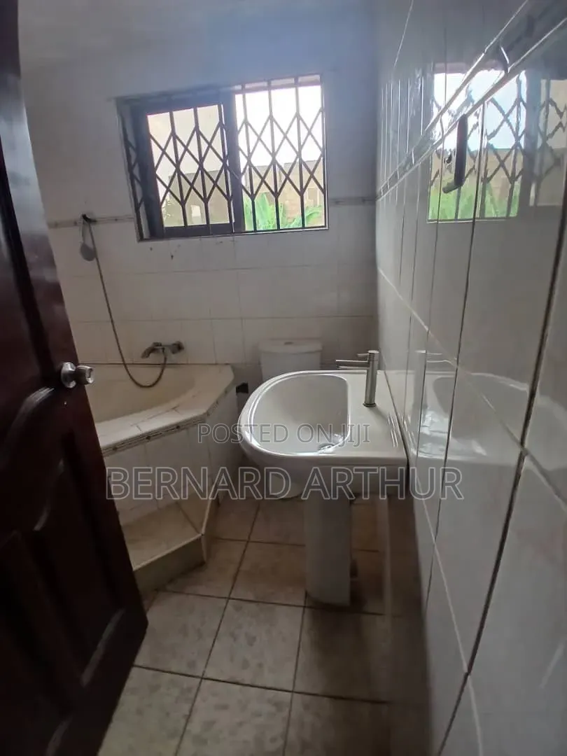 5bdrm Duplex in Bernard Agency, Kwabenya for rent