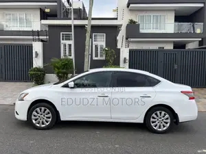 Nissan Sentra SR 4dr Sedan (1.8L 4cyl CVT) 2015 White